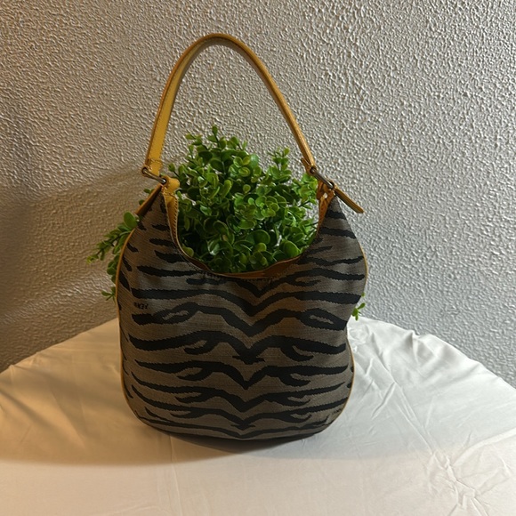 Authentic Fendi Zebra Print Canvas Shoulder Bag, Very classy bag. Preloved. - Picture 10 of 11